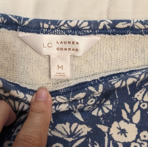 LC Lauren Conrad square neck with puffy sleeves sweatshirt type top size Medium - Picture 7 of 8